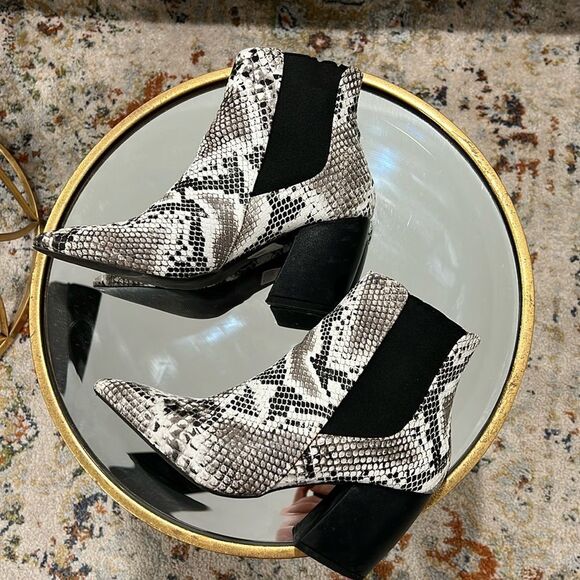 Snake Booties - Picture 1 of 3